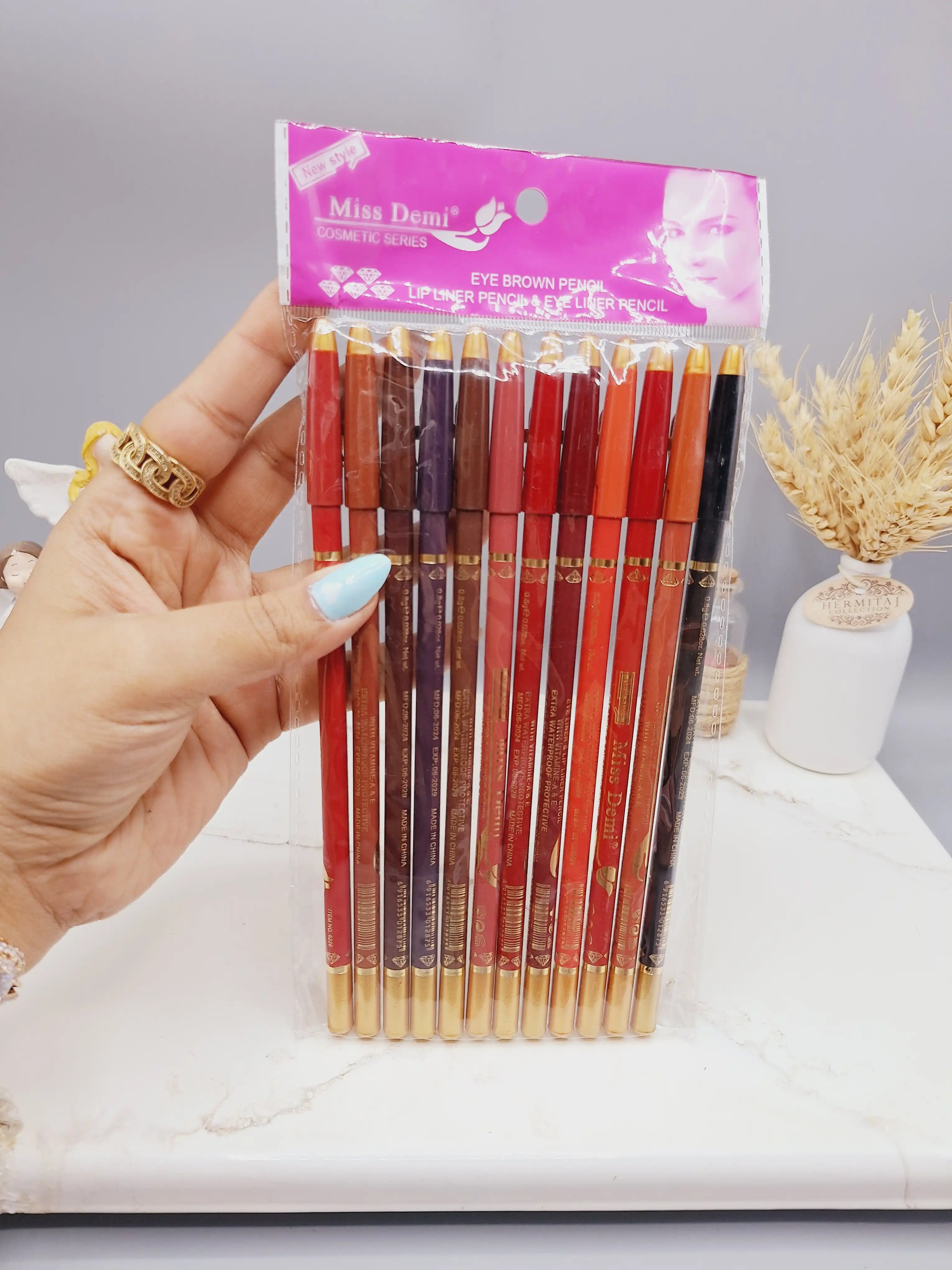 پک 12 تایی خط لب تراش دار با کیفیت برند Miss Demi