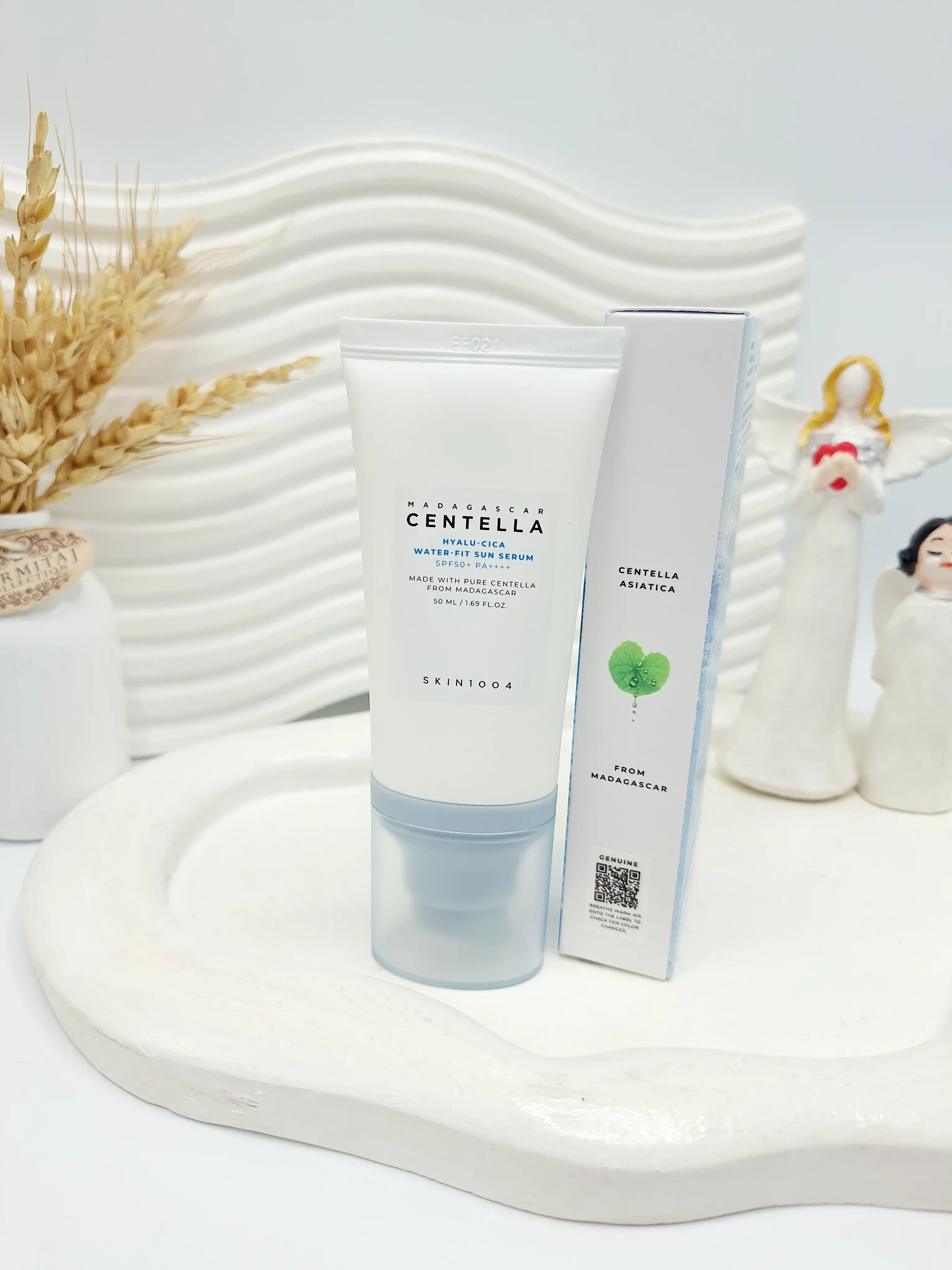 کرم ضد آفتاب بدون رنگ سنتلا +SPF 50 های کپی امارات کد 1592کرم ضد آفتاب بدون رنگ سنتلا +SPF 50 کد 1592
