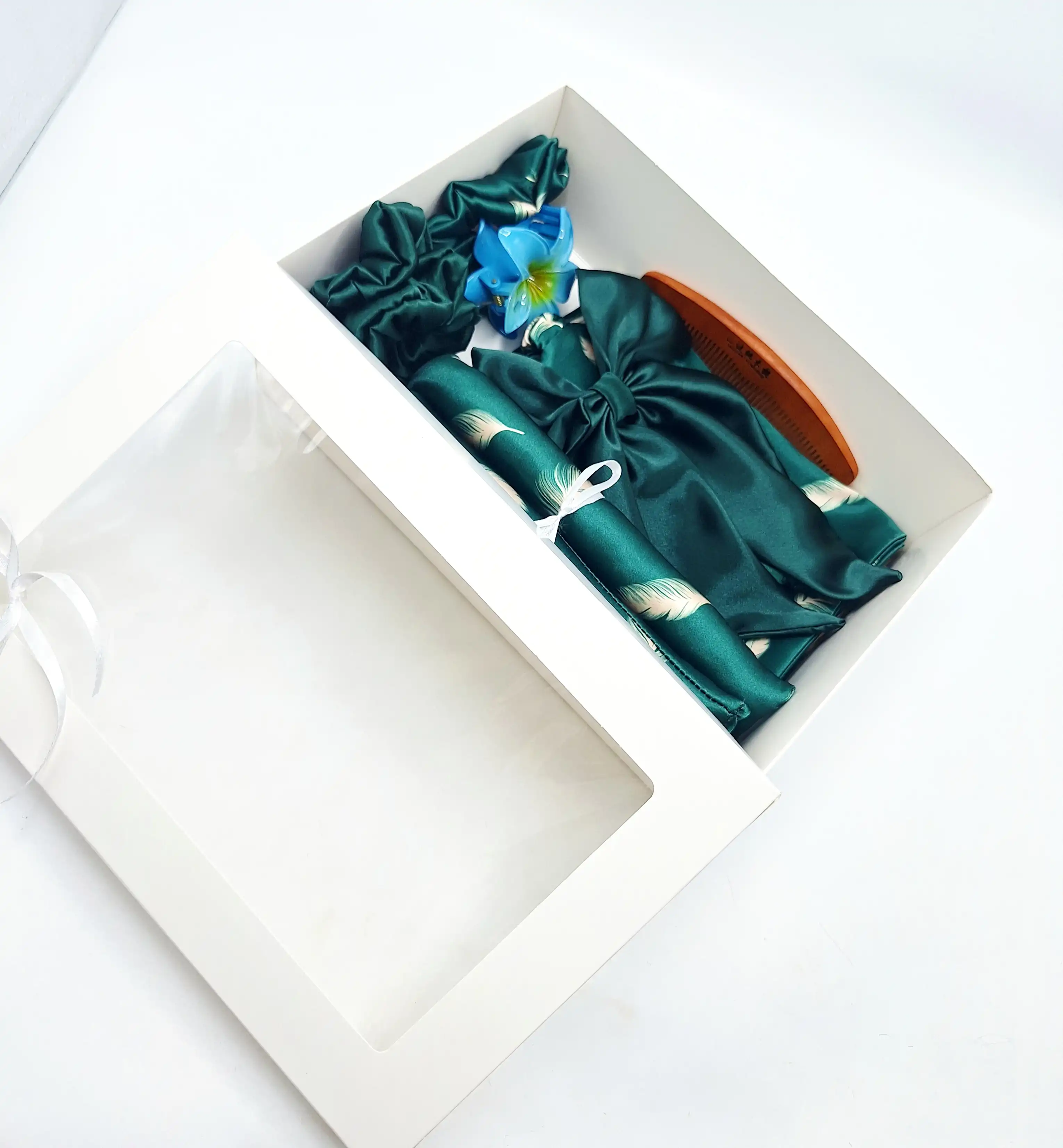 🌸✨️ست ساتن ال اکیس درجه ۱ خارجی مراقبت پوست و مو لوکس کیفیت دوخت بی نظیر 9 تیکه ( طرح پر)🪽🥹