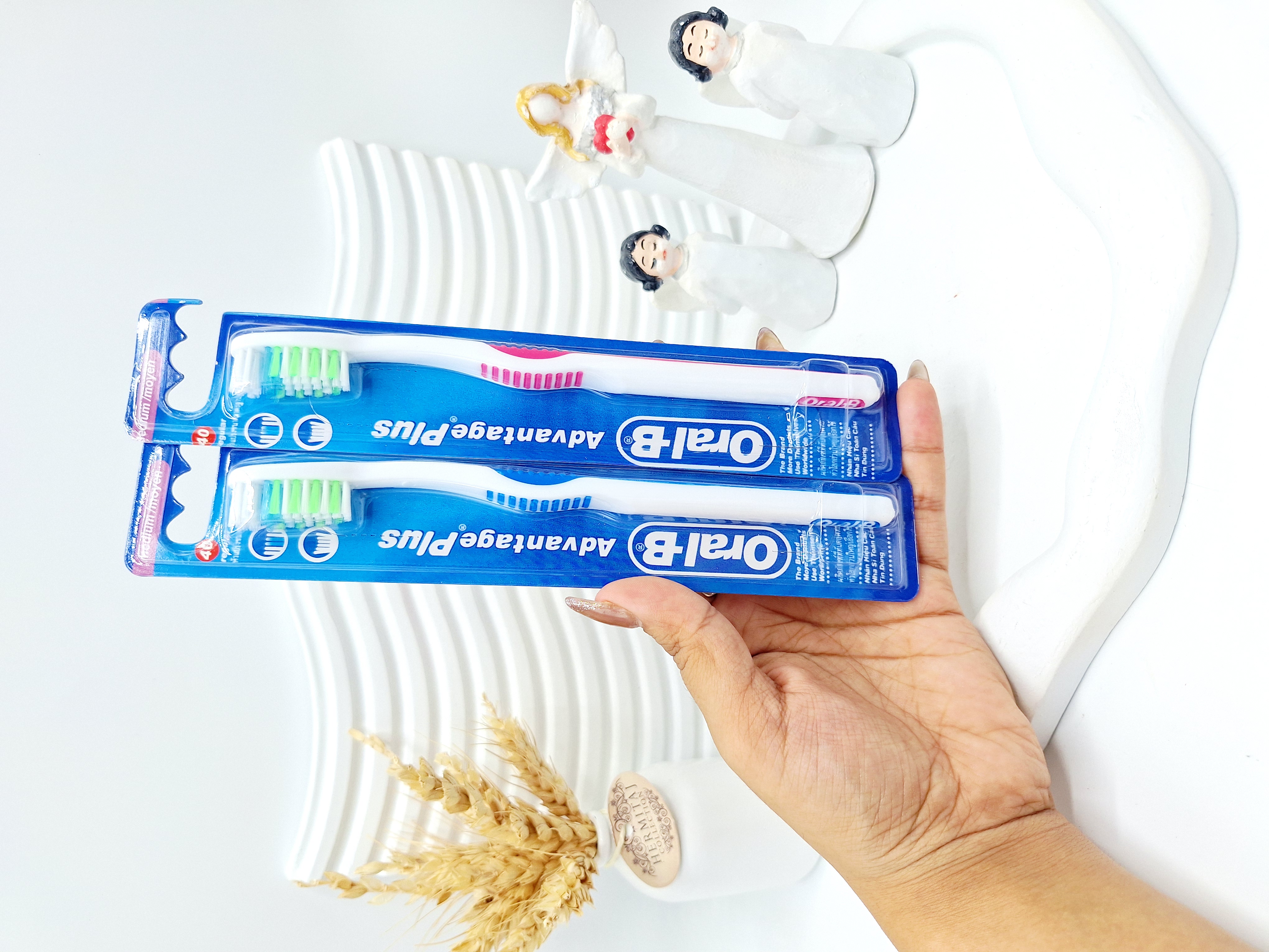 مسواک با کیفیت برند Oral-B کد 8124